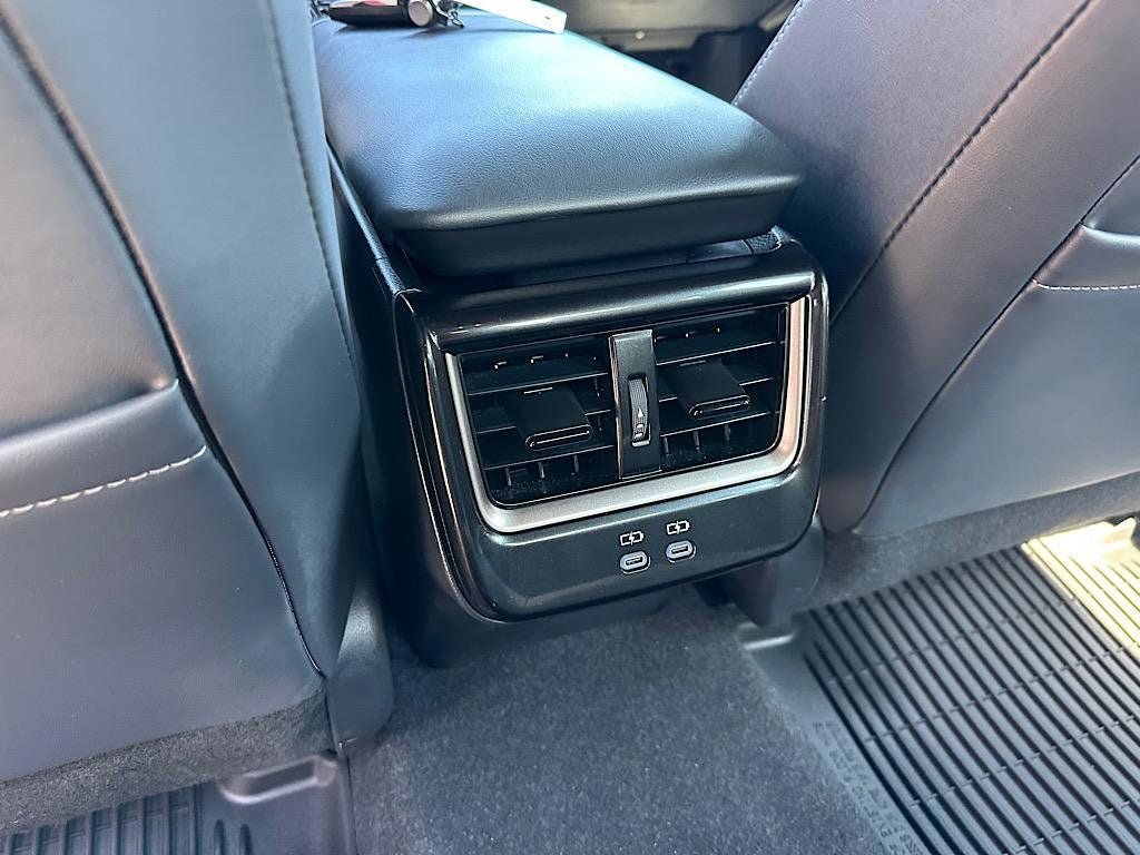 Certified 2025 Toyota Crown AWD/4WD image 18