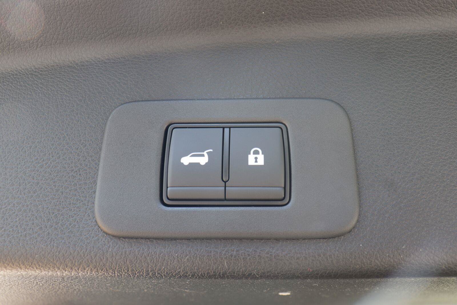 Used 2025 Nissan Murano SV AWD/4WD image 17