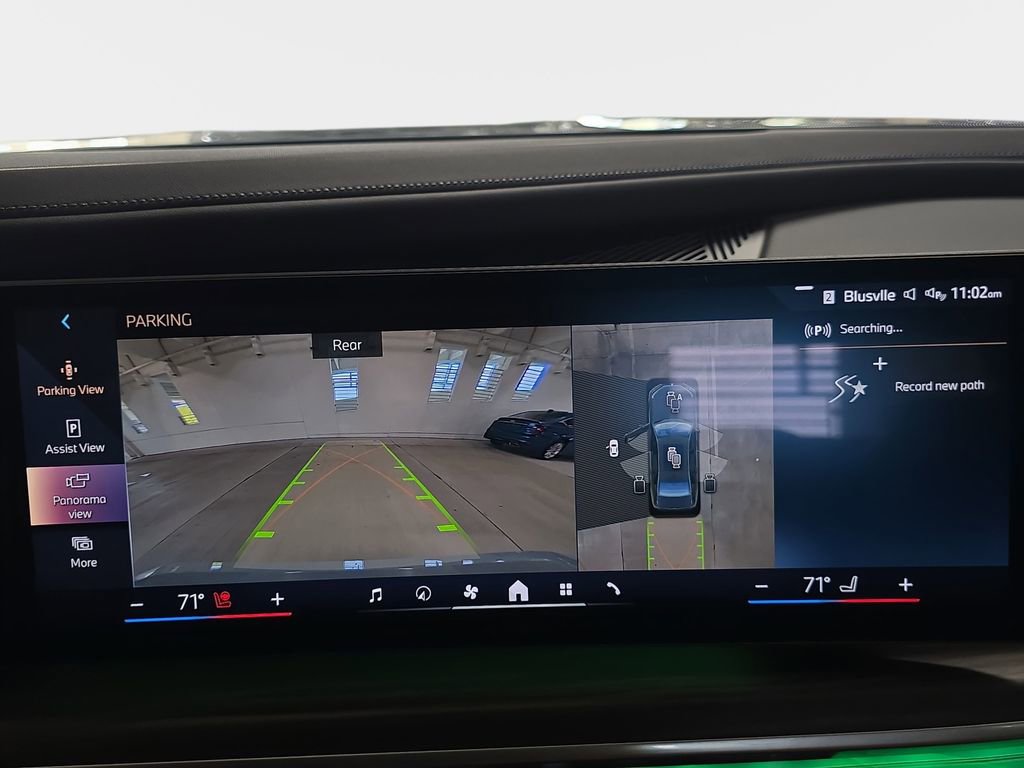 Used 2023 BMW 740i w/ Parking Assistance Package RWD image 24