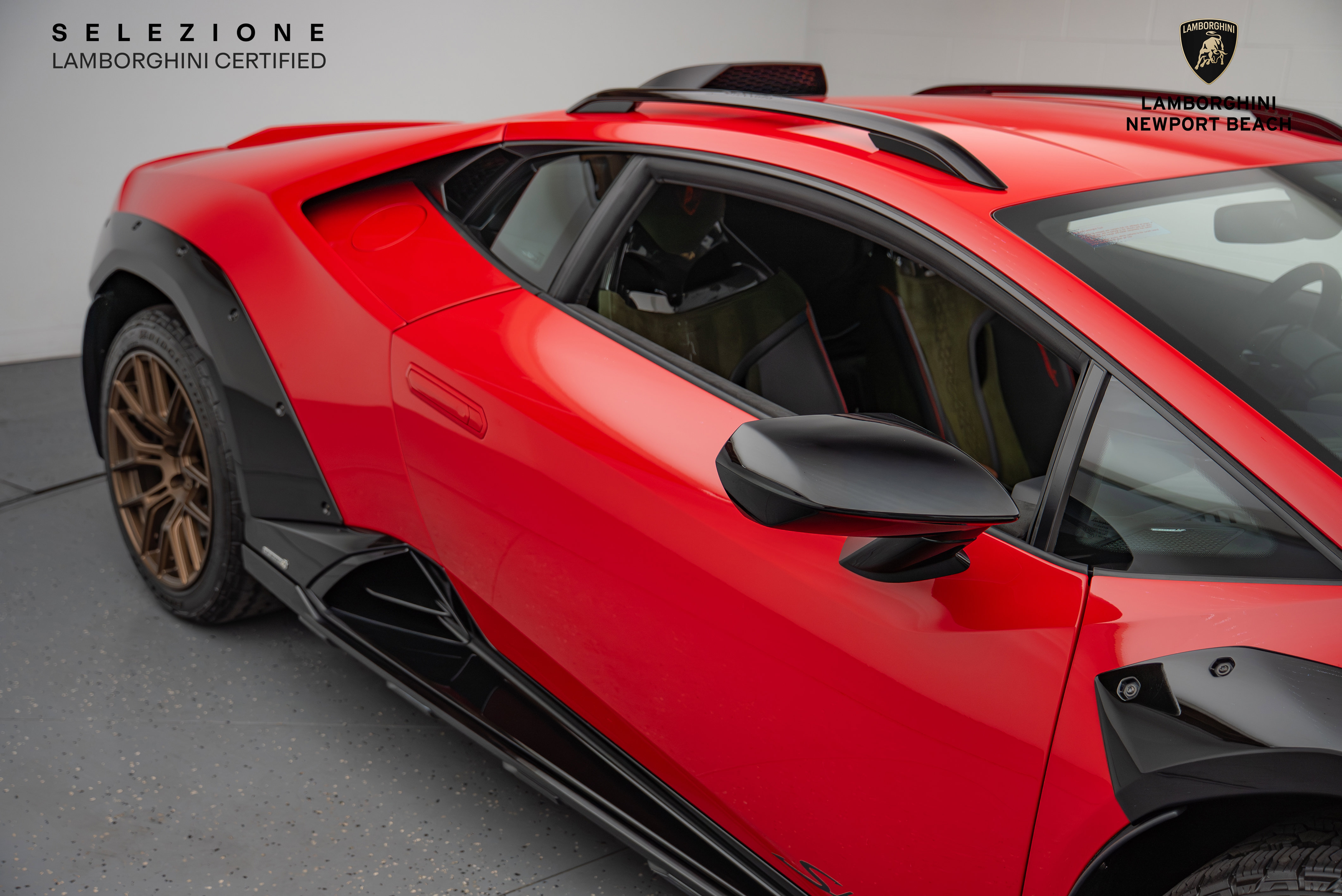 Used 2024 Lamborghini Huracan Sterrato image 4