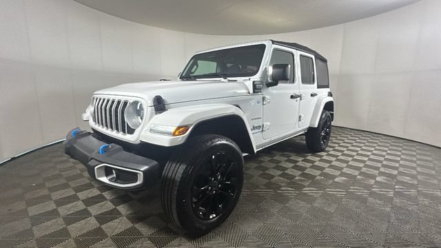 Used 2024 Jeep Wrangler Unlimited Sahara w/ Safety Group AWD/4WD image 7
