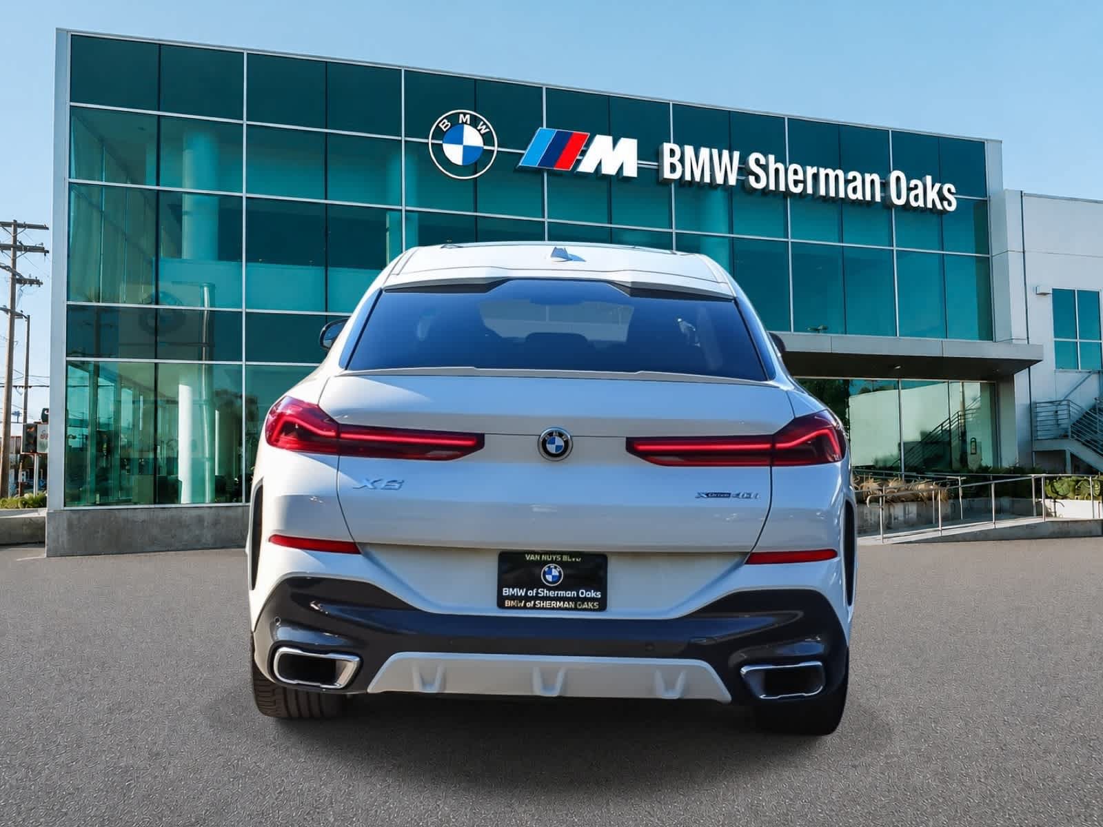 Used 2024 BMW X6 xDrive40i w/ Premium Package AWD/4WD image 5