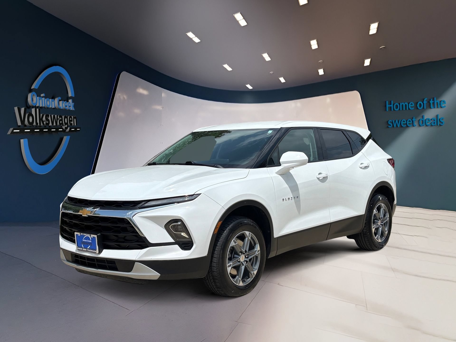 Used 2025 Chevrolet Blazer LT FWD image 7