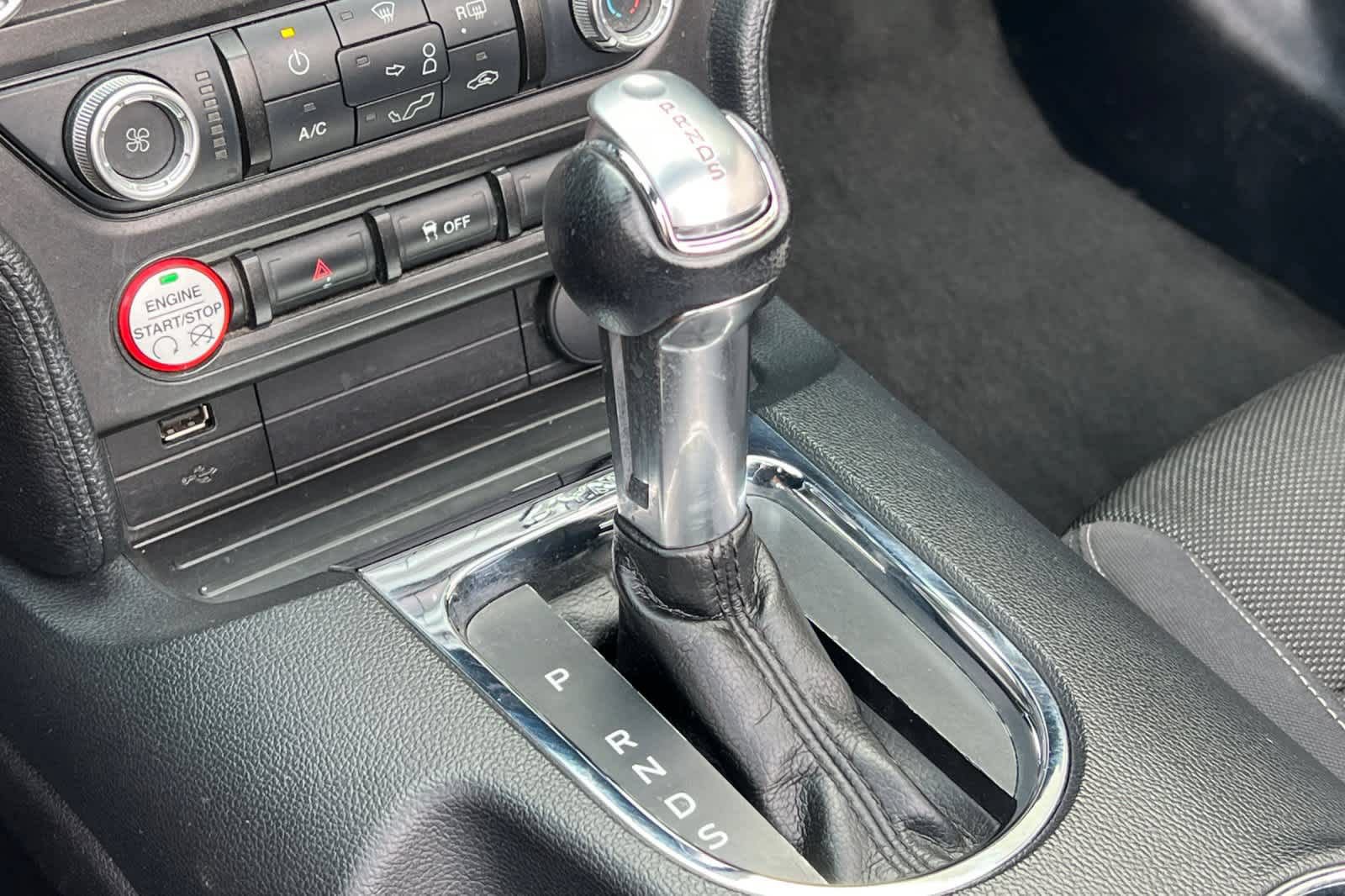 Used 2016 Ford Mustang Convertible RWD image 23