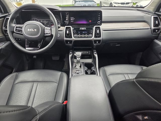 Used 2023 Kia Sorento S w/ Panoramic Sunroof Package AWD/4WD image 12