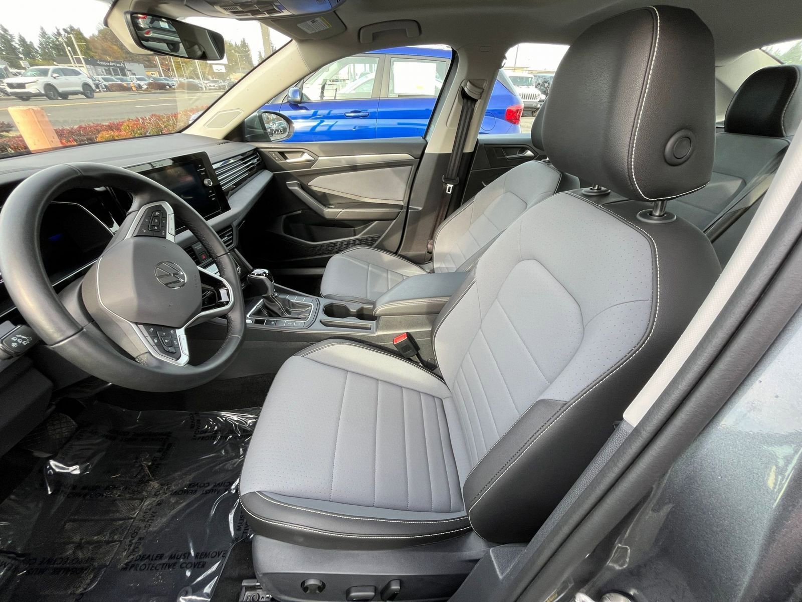 Used 2025 Volkswagen Jetta SE image 27