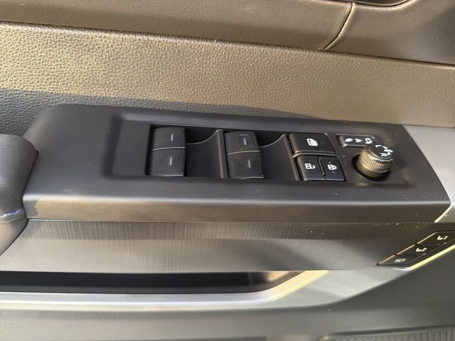 Used 2025 Toyota Tundra Platinum w/ TRD Off-Road Package AWD/4WD image 10