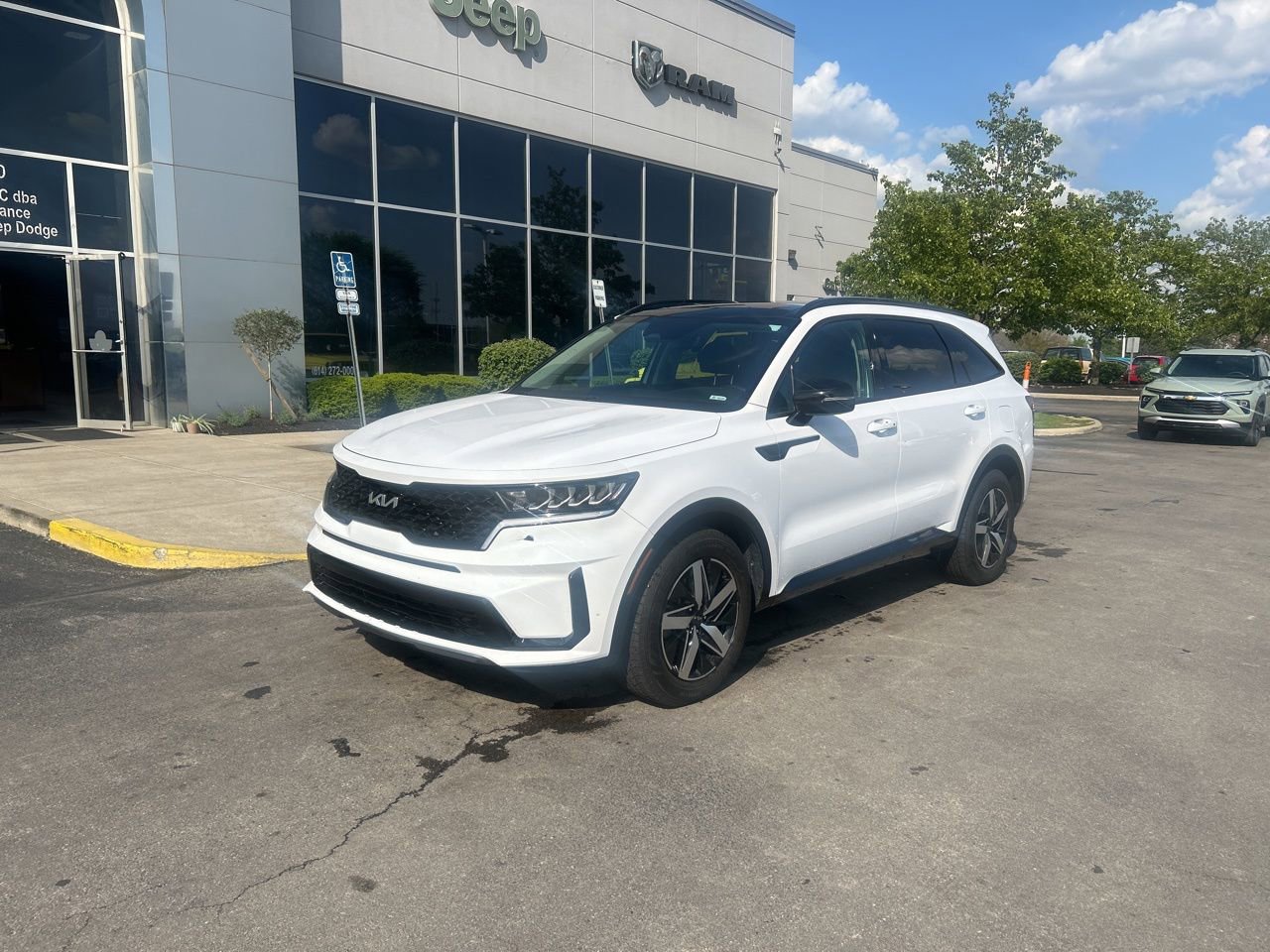 Used 2023 Kia Sorento S w/ Panoramic Sunroof Package FWD image 7