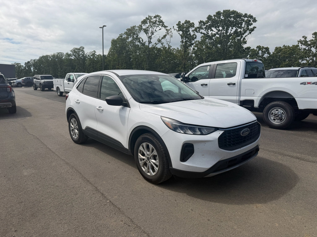 Used 2024 Ford Escape Active w/ Cold Weather Package FWD image 4