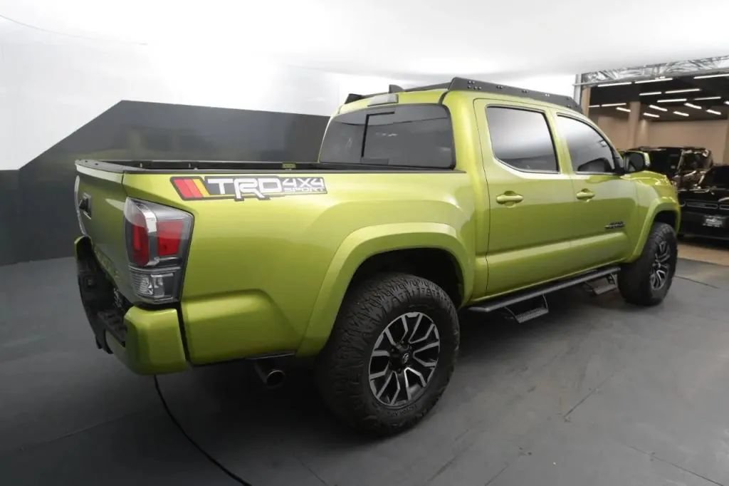 Used 2023 Toyota Tacoma TRD Sport w/ TRD Premium Sport Package AWD/4WD image 5