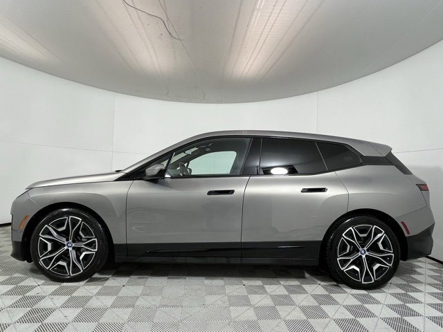 Used 2023 BMW iX xDrive50 w/ Ultimate Package 2 image 4