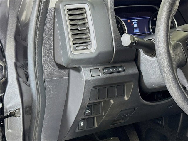 Used 2024 Nissan Frontier SV image 8