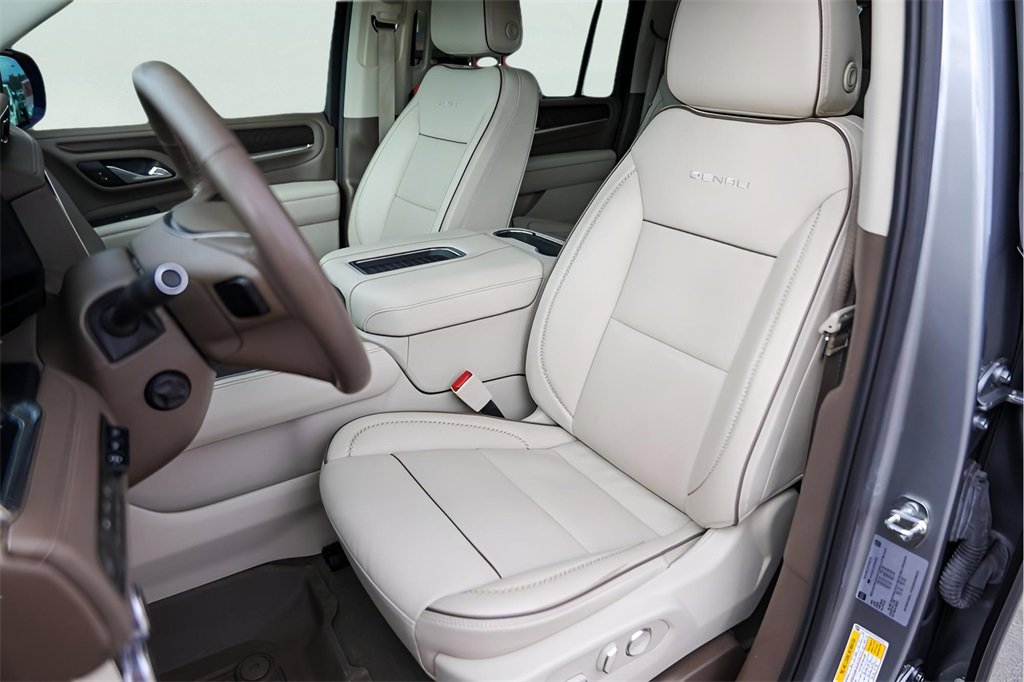 Used 2023 GMC Yukon XL Denali w/ LPO, Floor Liner Package image 10