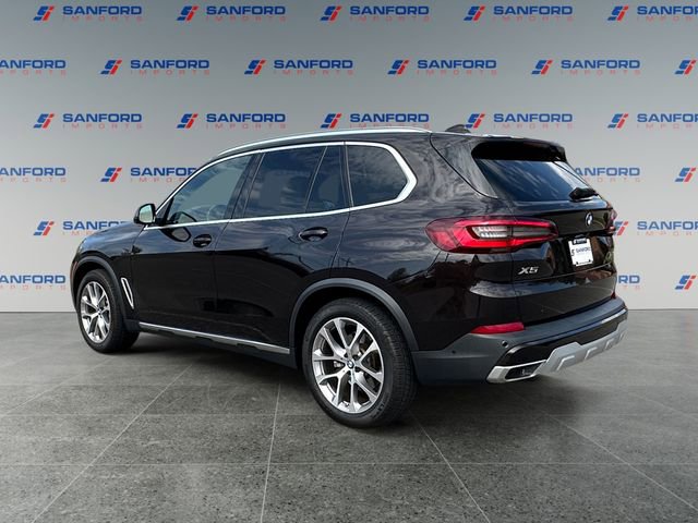 Used 2022 BMW X5 xDrive40i w/ Premium Package AWD/4WD image 3