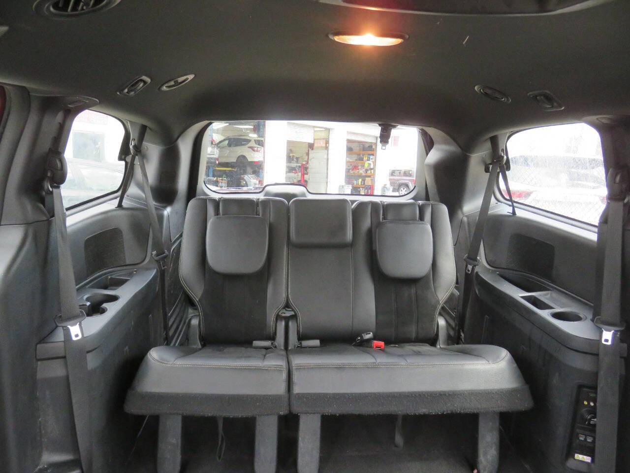 Used 2018 Dodge Grand Caravan SXT w/ Blacktop Package image 26