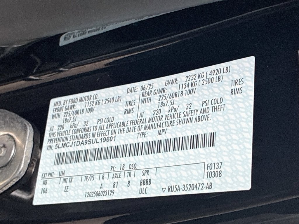 Used 2025 Lincoln Corsair AWD image 30