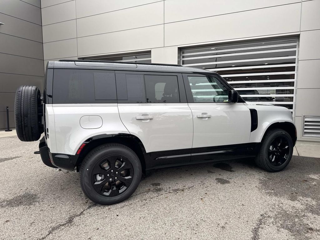 New 2026 Land Rover Defender 110 X-Dynamic SE AWD/4WD image 6