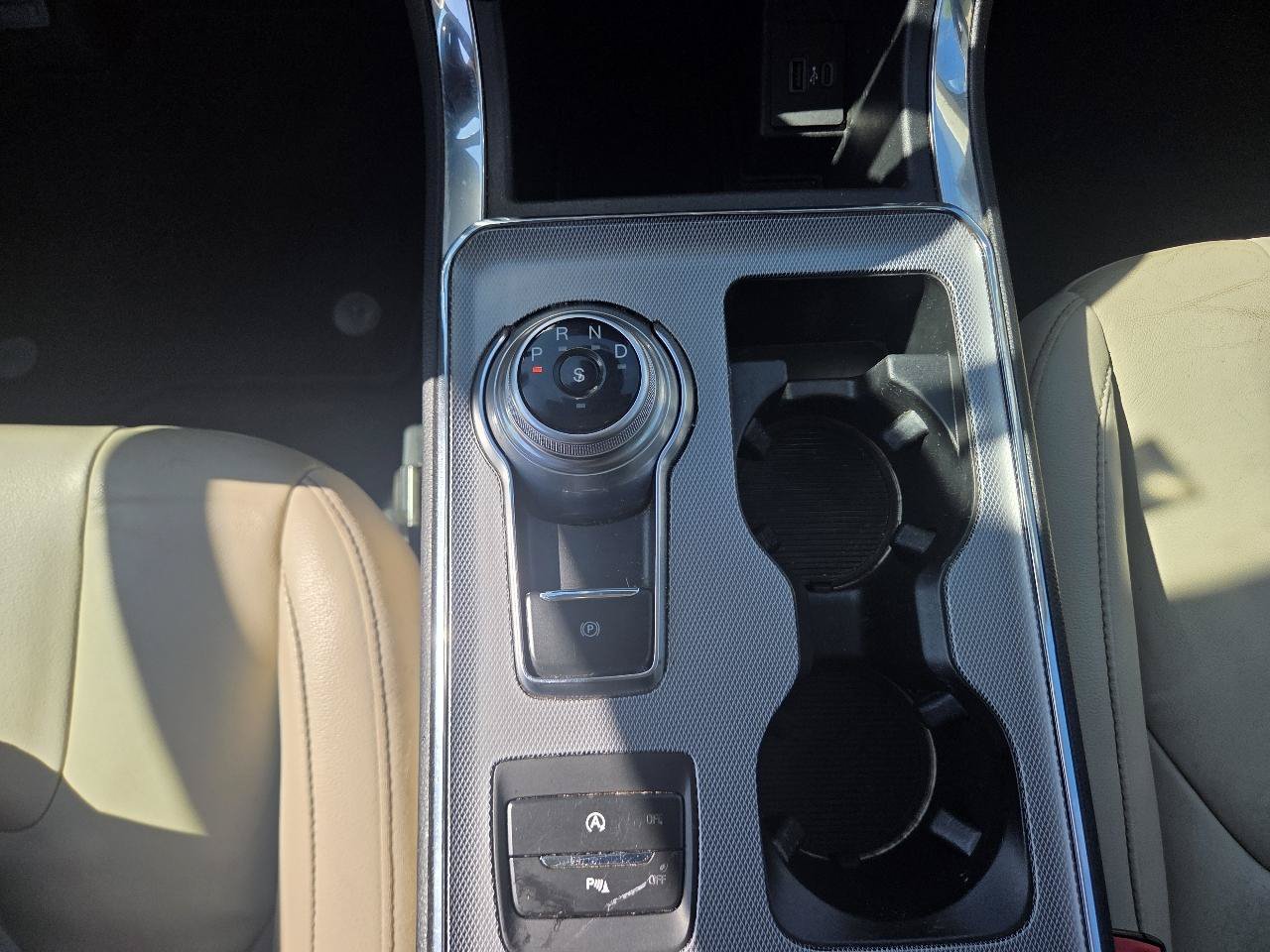 Used 2021 Ford Edge Titanium FWD image 18