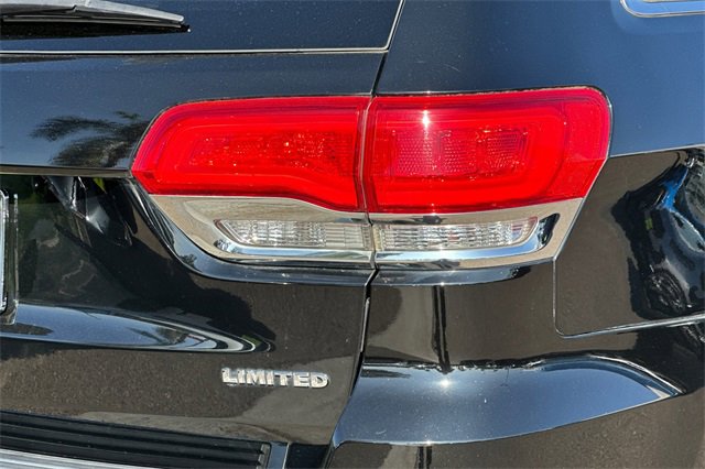 Used 2018 Jeep Grand Cherokee Limited w/ Trailer Tow Group IV image 30