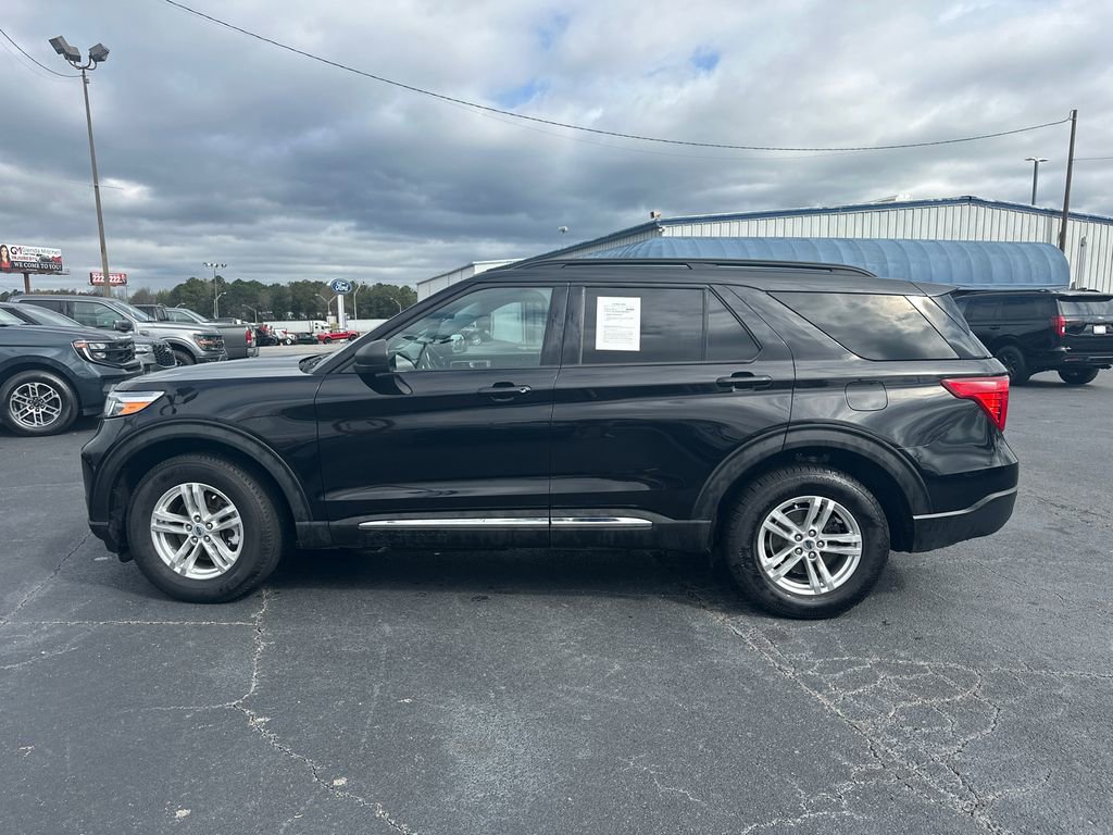 Certified 2023 Ford Explorer XLT w/ Equipment Group 202A AWD/4WD image 4
