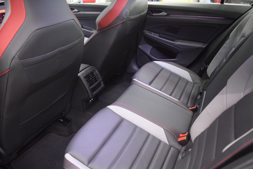 New 2025 Volkswagen GTI SE image 5