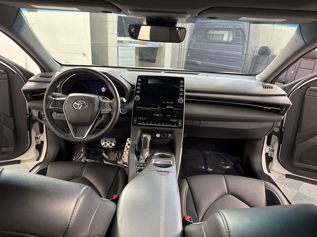 Used 2022 Toyota Avalon XSE FWD image 25