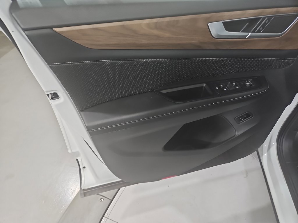 Certified 2024 Volkswagen Atlas SE AWD/4WD image 12