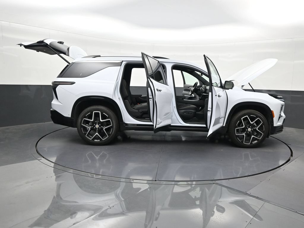Used 2026 Chevrolet Traverse High Country FWD image 35