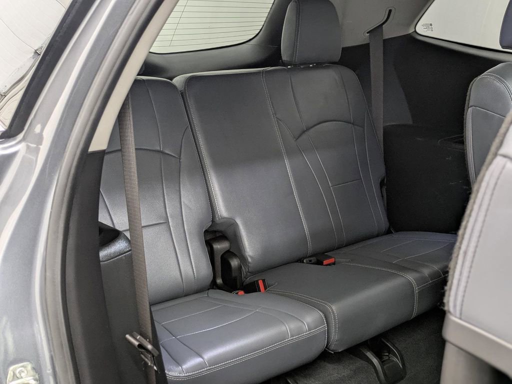 Used 2021 Buick Enclave Premium w/ Sun and Sites Package image 27