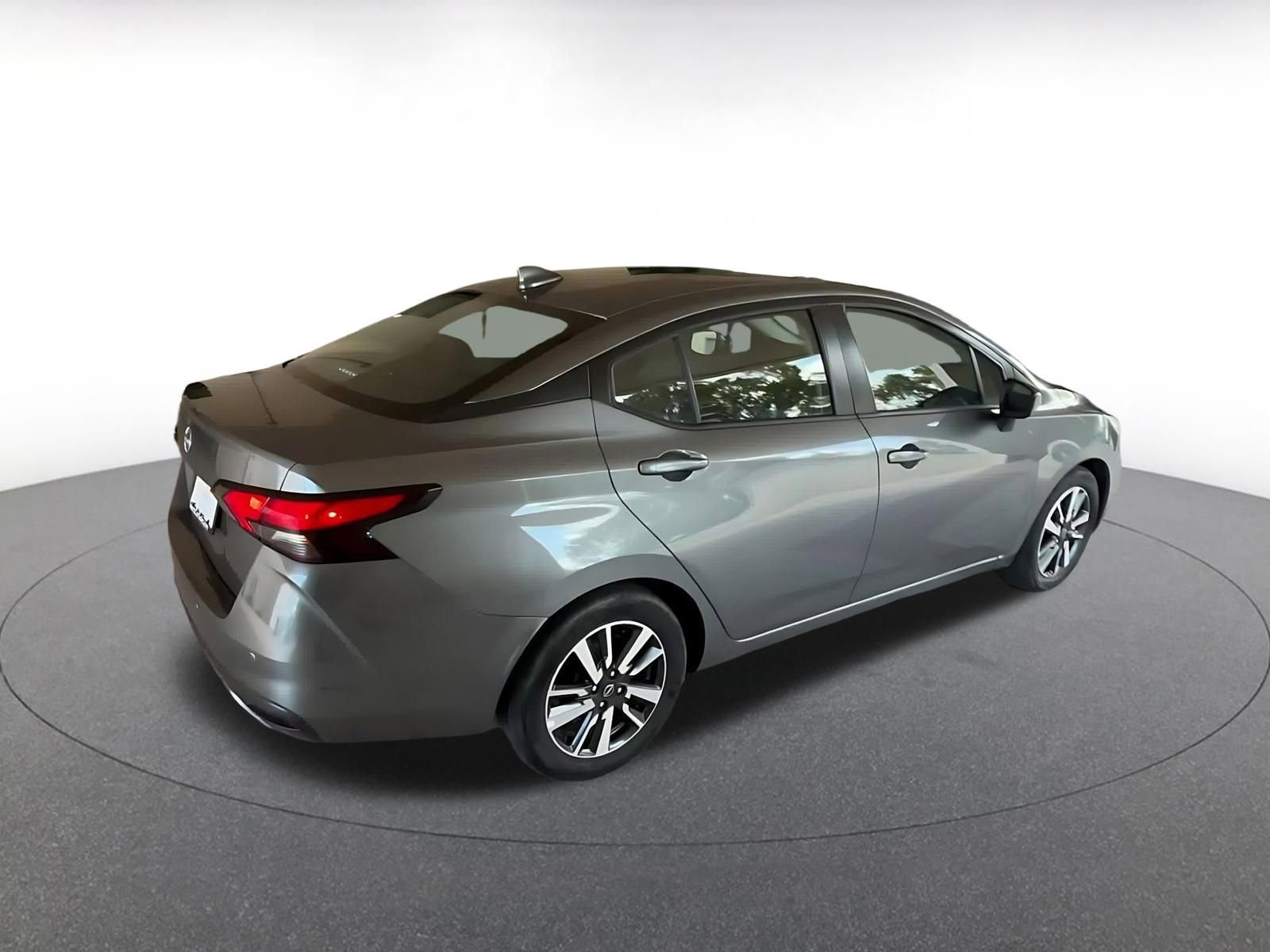 Used 2025 Nissan Versa SV image 15