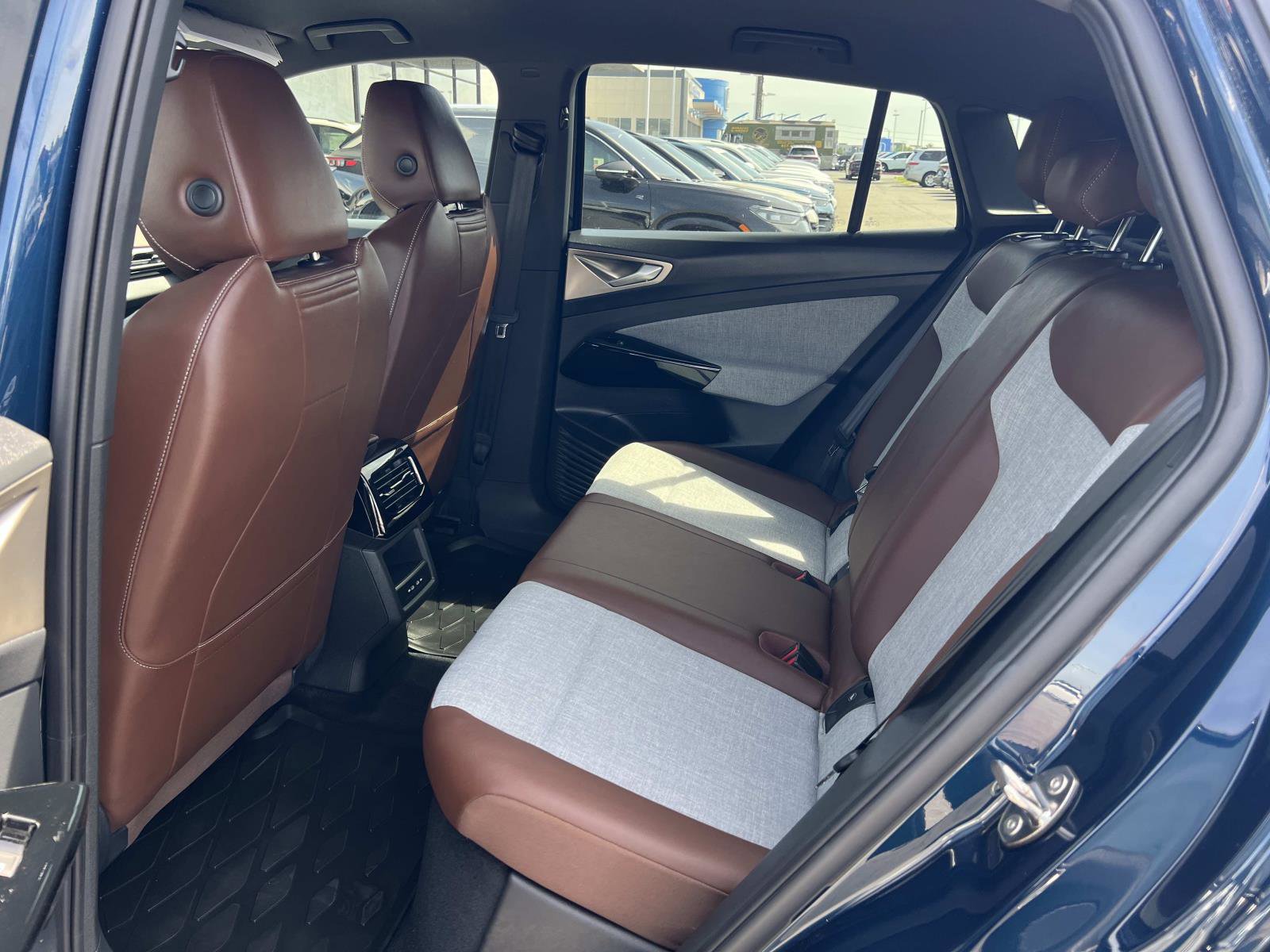 Used 2023 Volkswagen ID.4 Pro image 21