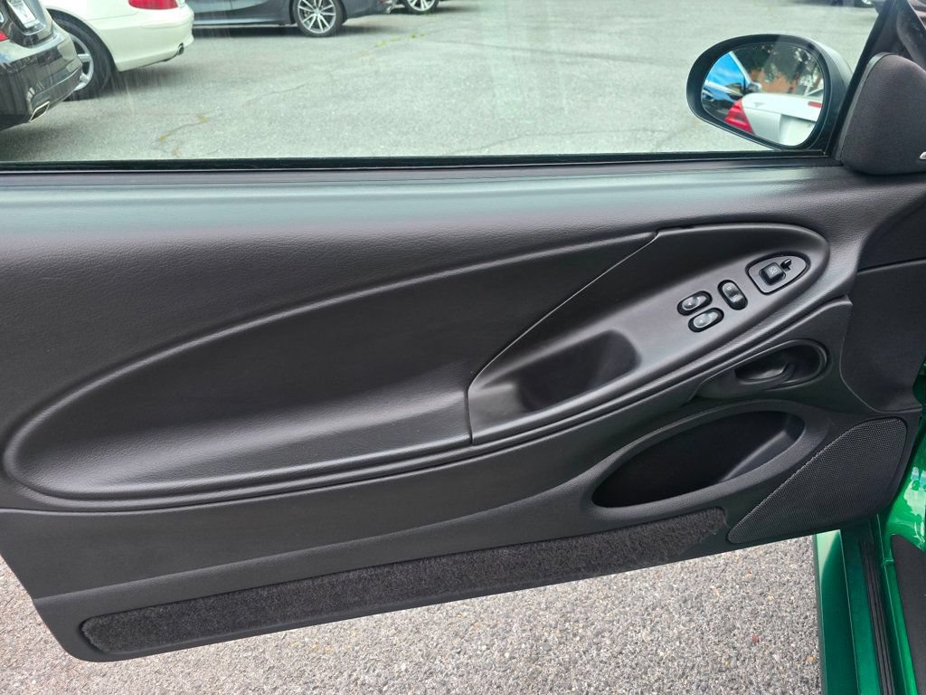 Used 2001 Ford Mustang Premium RWD image 9
