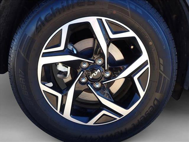 Used 2024 Kia Sportage LX image 7