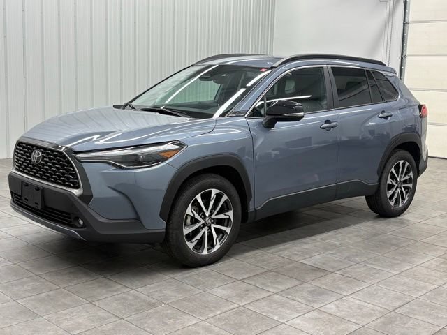 Used 2025 Toyota Corolla Cross XLE FWD image 5