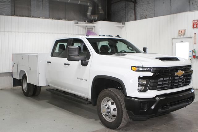 Used 2025 Chevrolet Silverado 3500 W/T AWD/4WD image 1