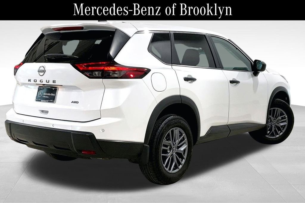 Used 2024 Nissan Rogue S image 12