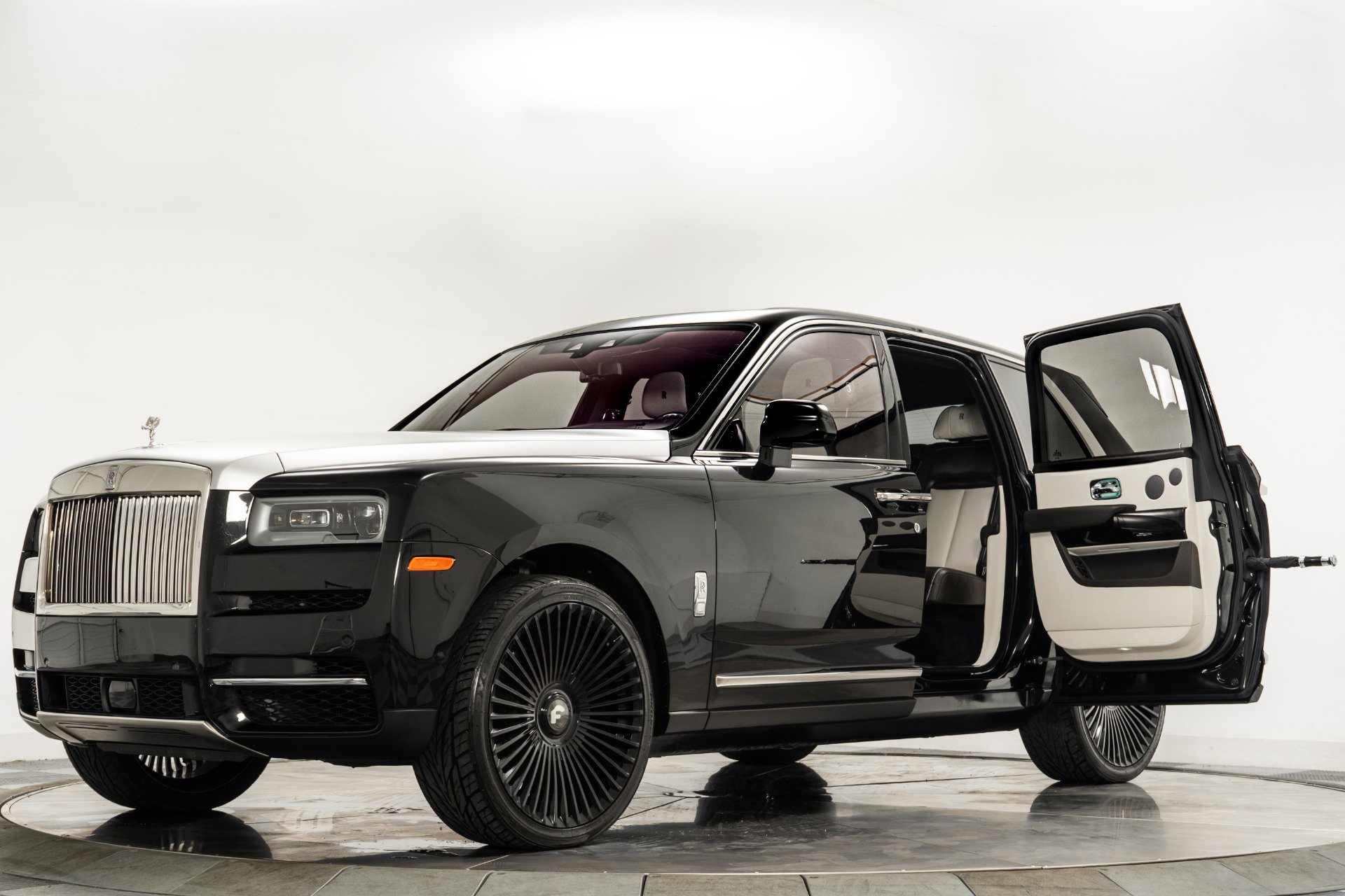 Used 2022 Rolls-Royce Cullinan image 34