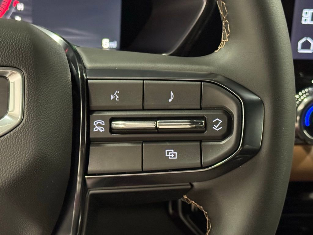 New 2025 GMC Canyon AT4 image 31