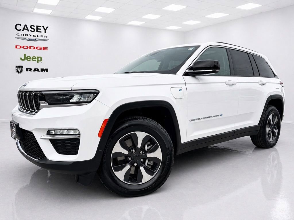 Used 2023 Jeep Grand Cherokee 4WD 4xe image 1