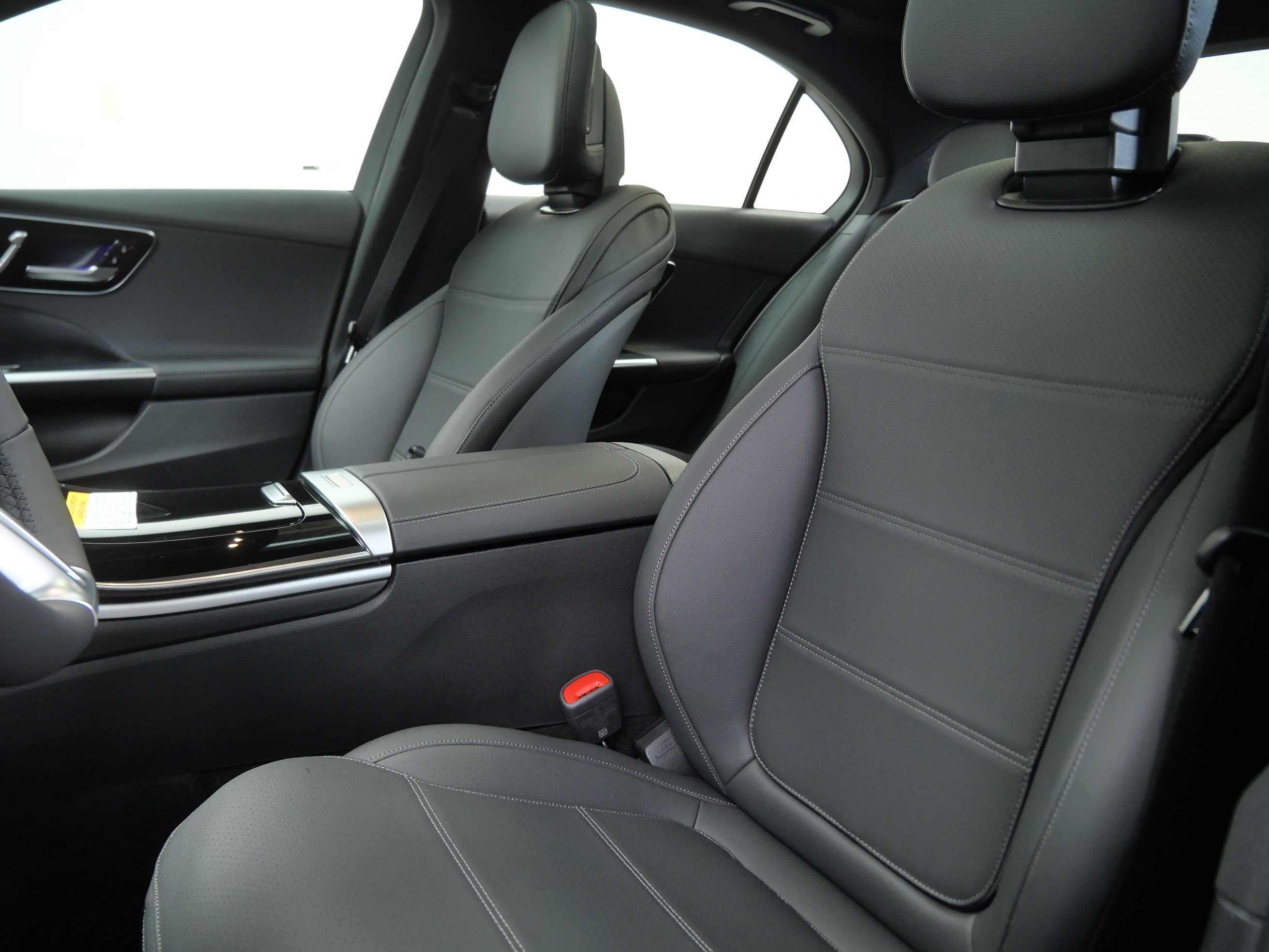 New 2026 Mercedes-Benz C 300 4MATIC Sedan image 8