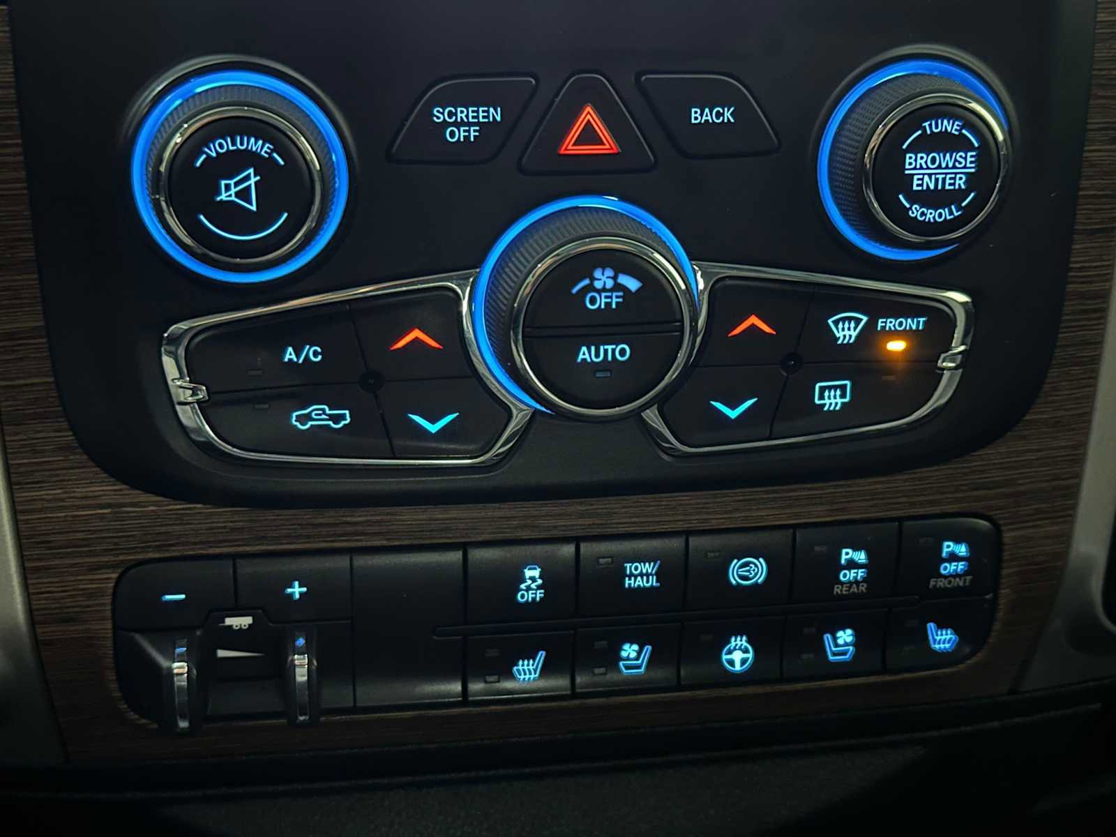 Used 2017 RAM 2500 Laramie image 16