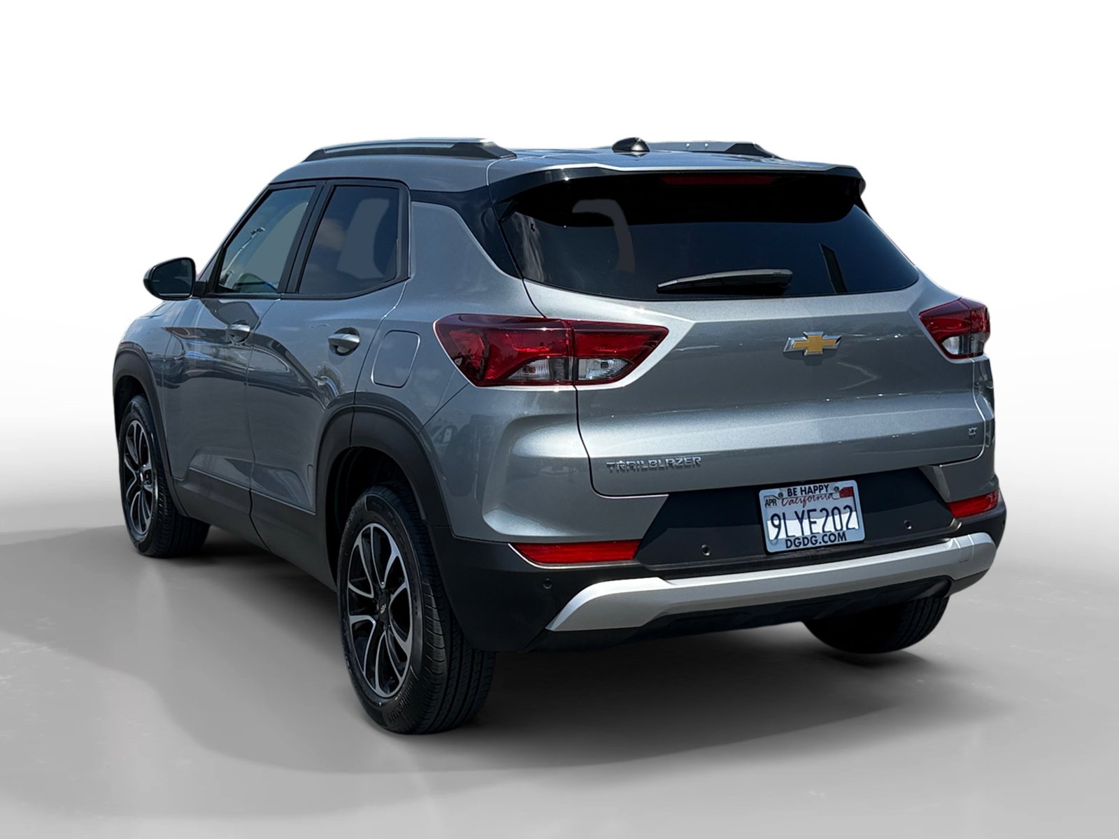Used 2024 Chevrolet TrailBlazer LT w/ Driver Confidence Package FWD image 3