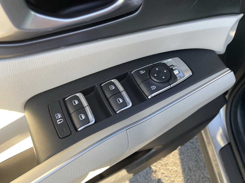 Used 2022 Kia Sorento S image 13