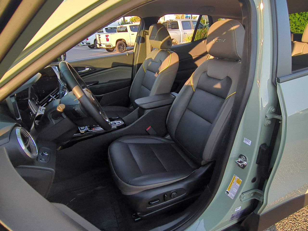 Used 2025 Chevrolet Trax ACTIV w/ Driver Confidence Package FWD image 18