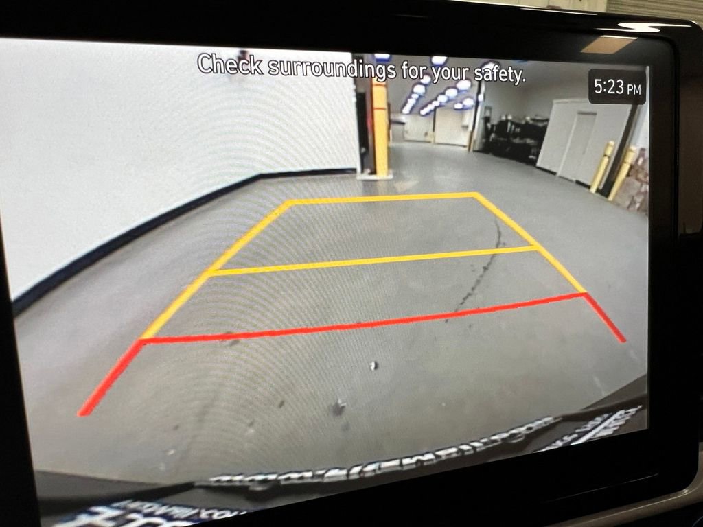 Used 2025 Hyundai Venue Limited image 21