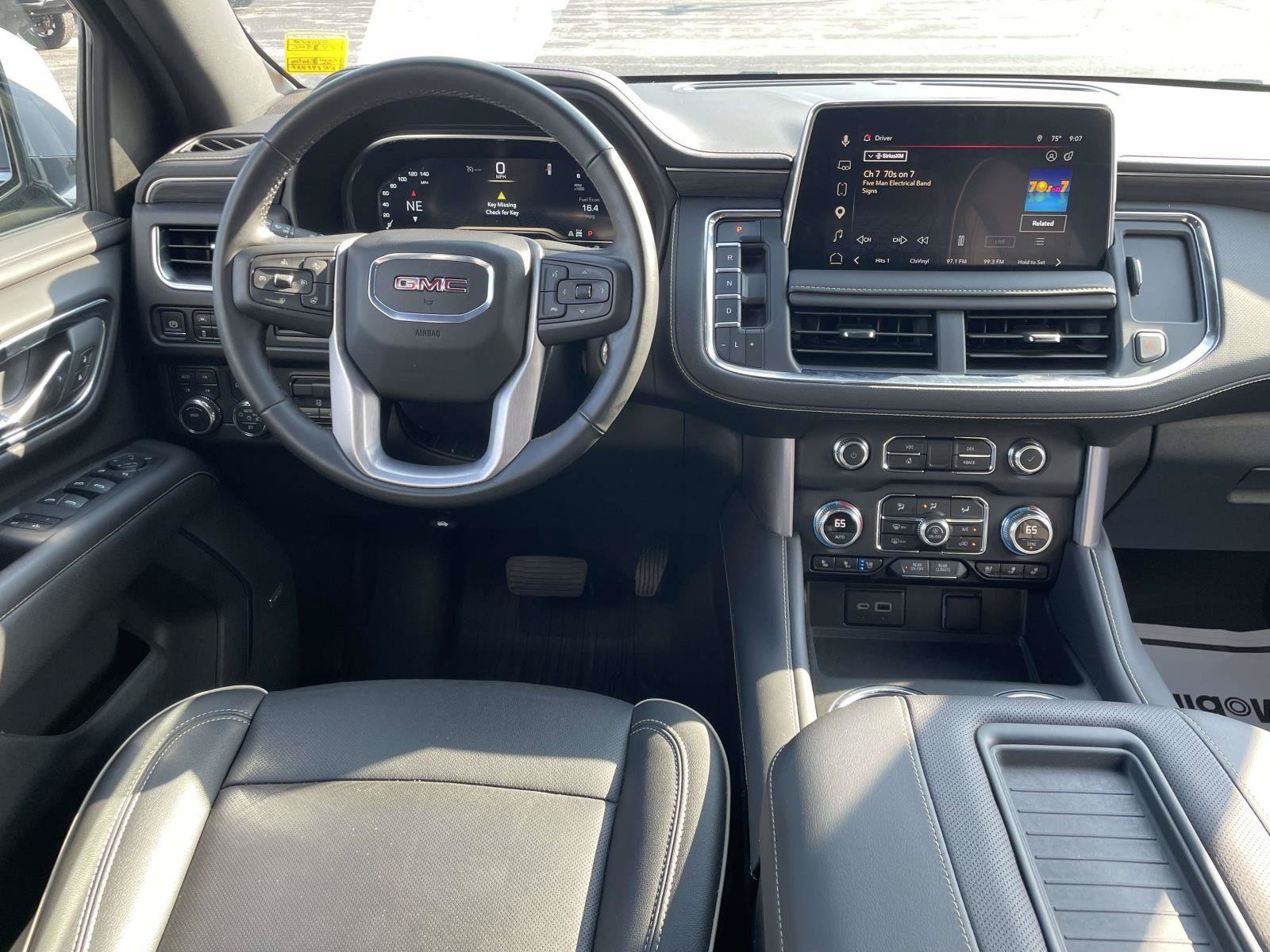Certified 2024 GMC Yukon XL SLT w/ SLT Luxury Package AWD/4WD image 13
