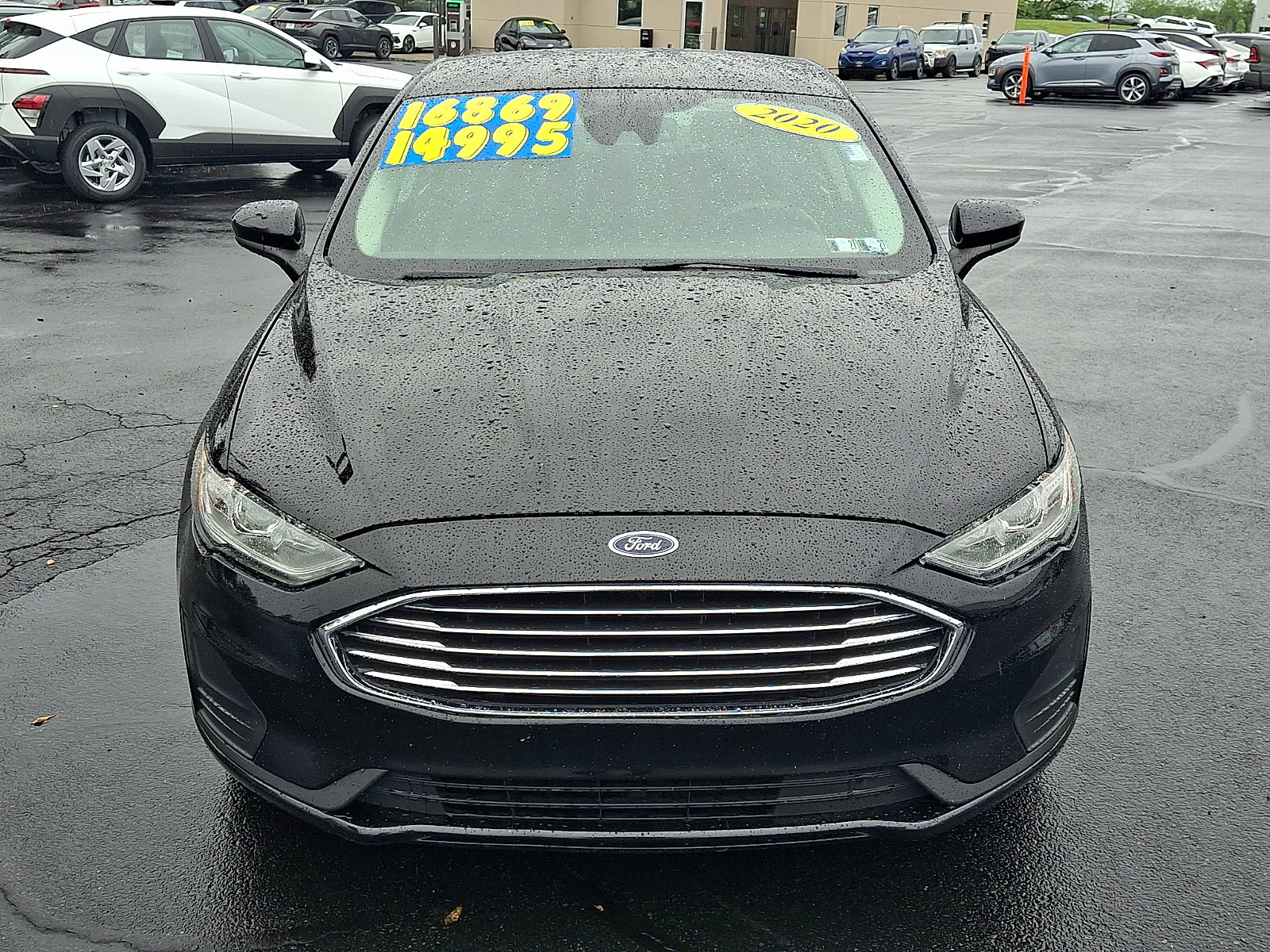 Used 2020 Ford Fusion SE FWD image 2