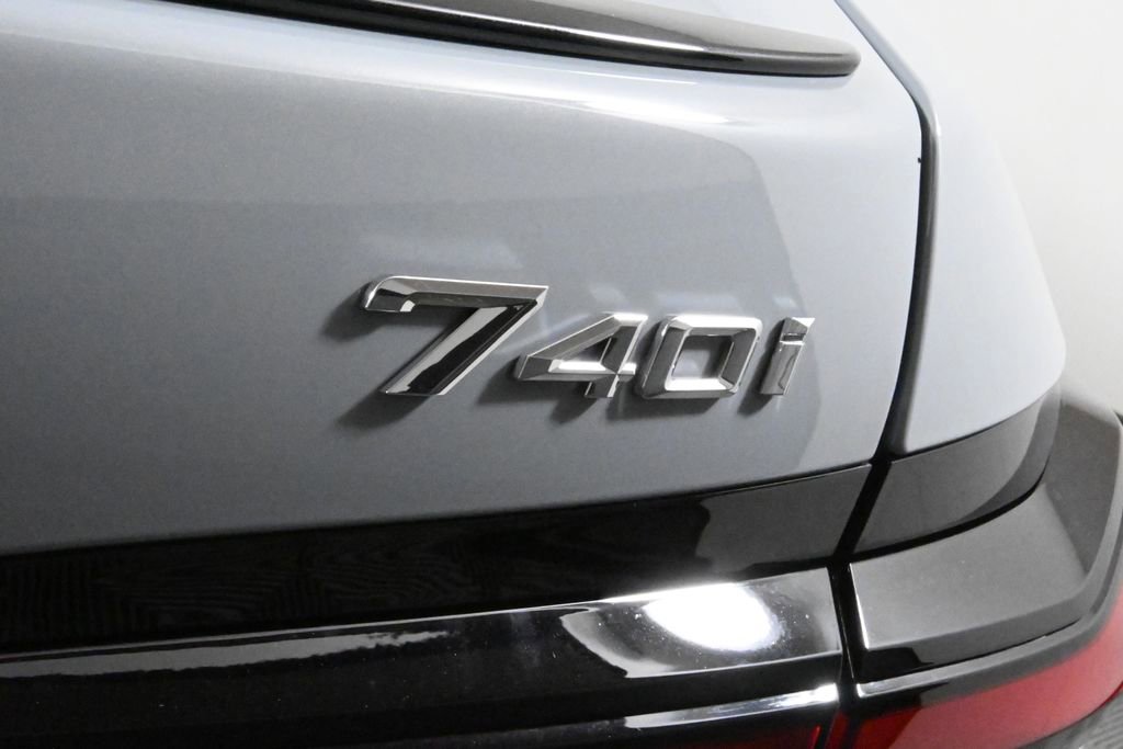 New 2025 BMW 740i xDrive image 41