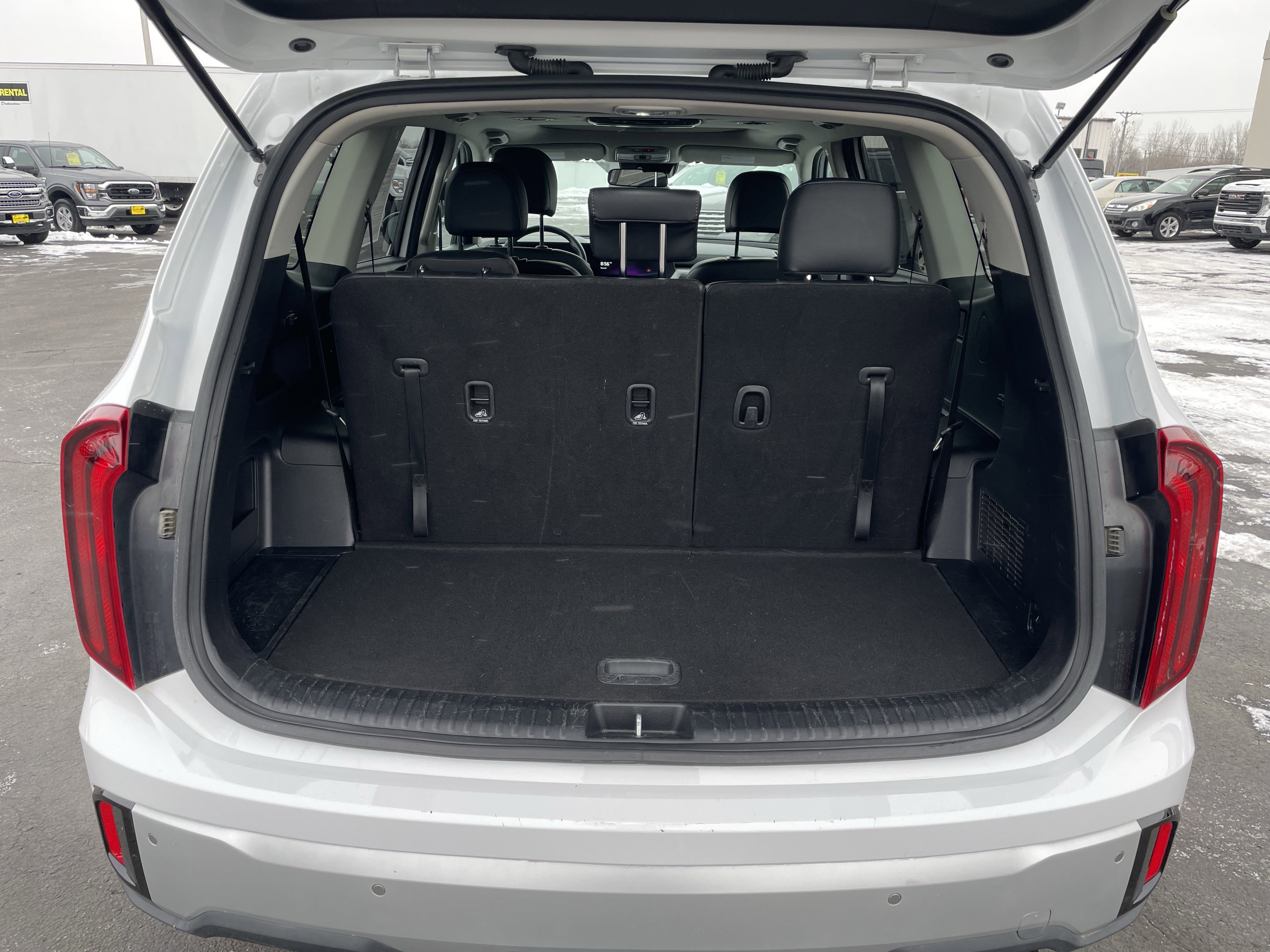 Used 2024 Kia Telluride S w/ S Sunroof Package image 10
