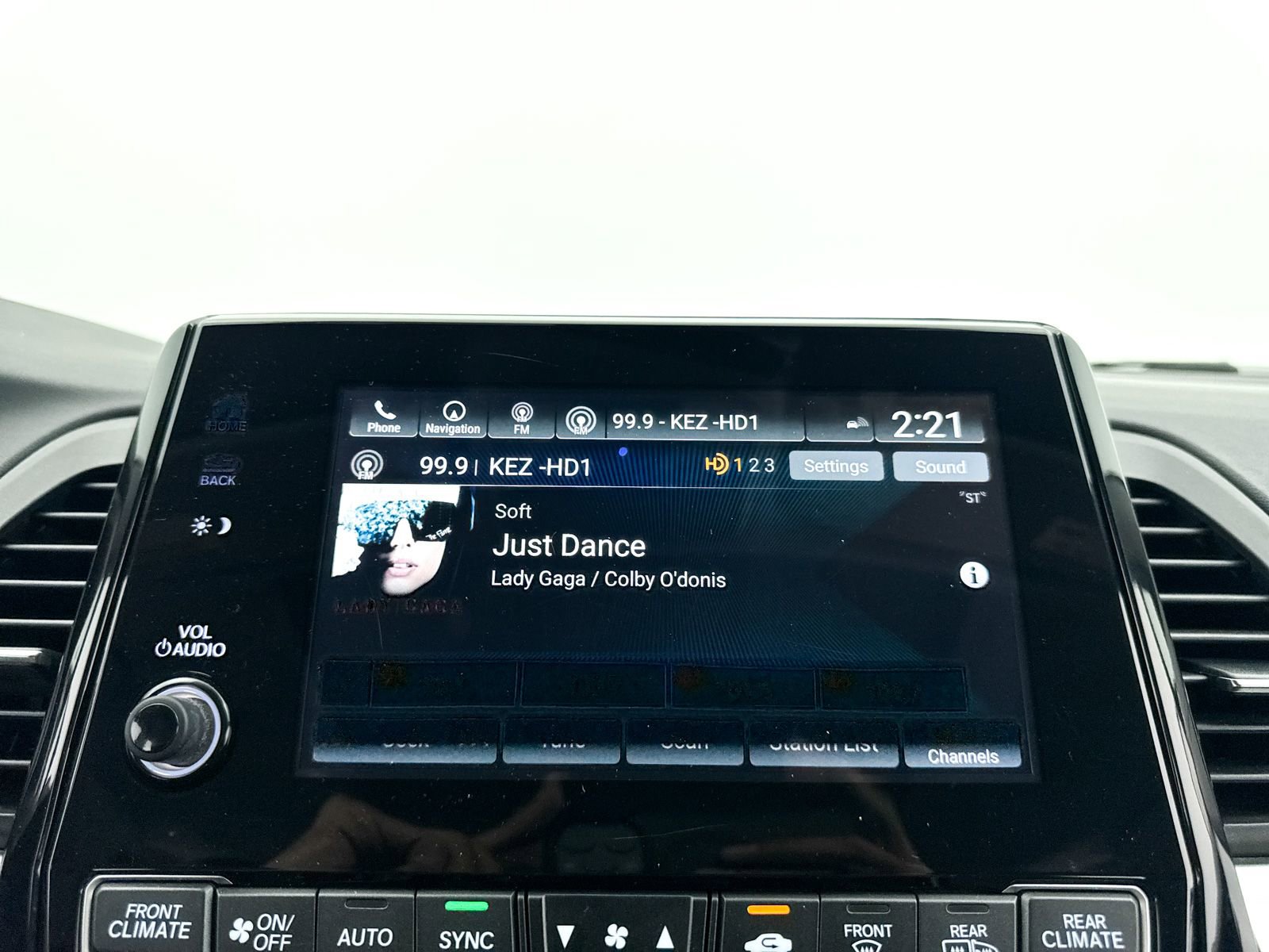 Used 2018 Honda Odyssey Elite image 6